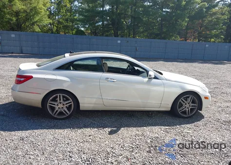 2013 Mercedes-Benz E 350 4Matic z USA, uszkodzony, nr VIN WDDKJ8JB7DF211306